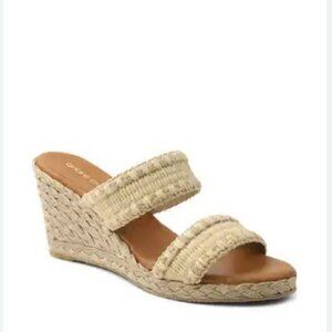 NWOB Andre Assous Nolita Beige Raffia Espadrille Wedge Heel Sandal 37 US/6.5 -7